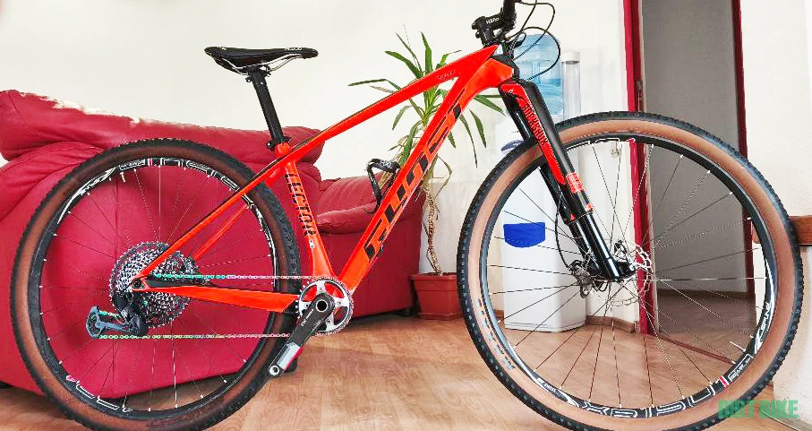 1. GHOST LECTOR 29 Lightweight Carbon LC