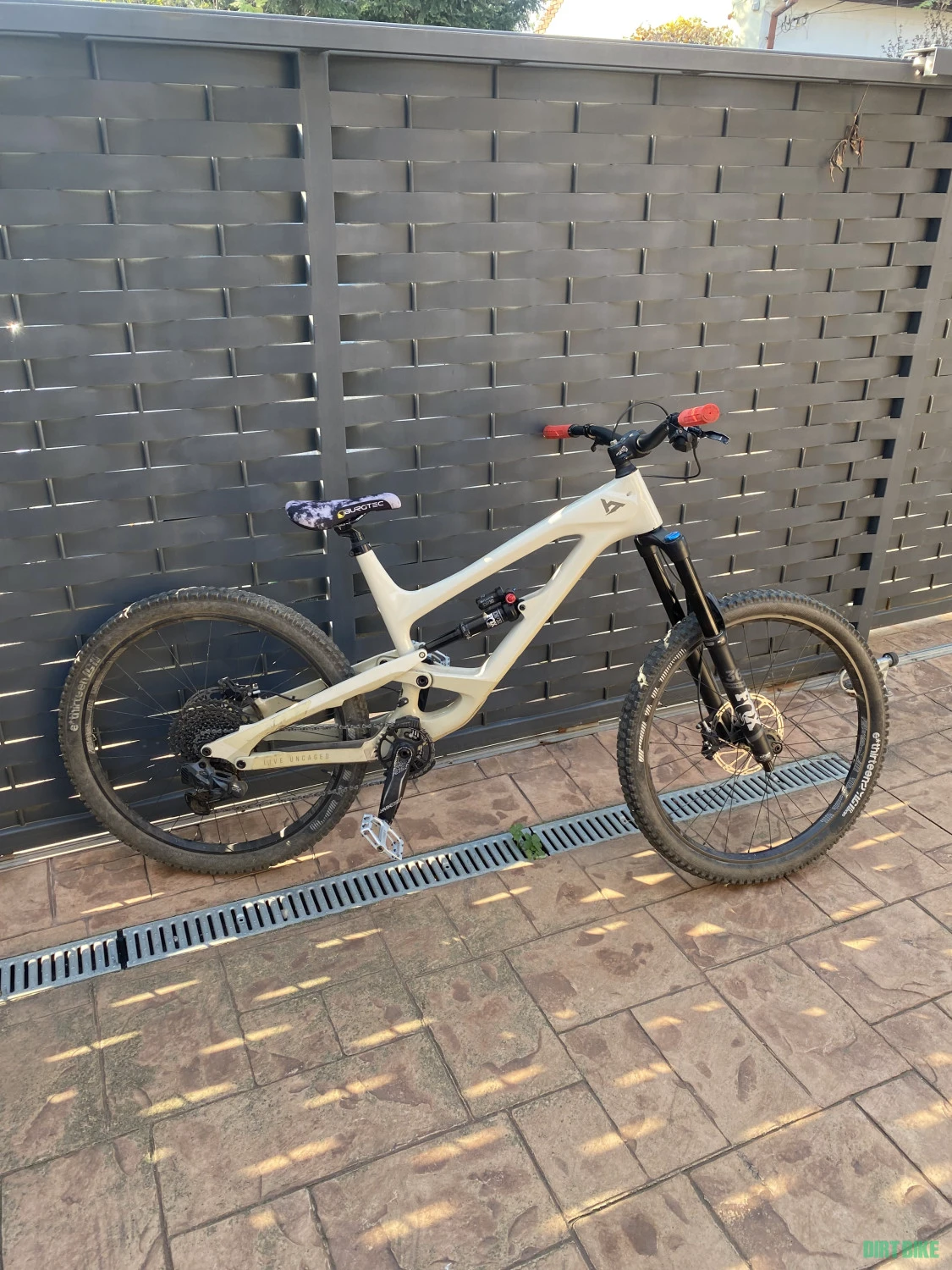 1. VÂND YT CAPRA CARBON 2021