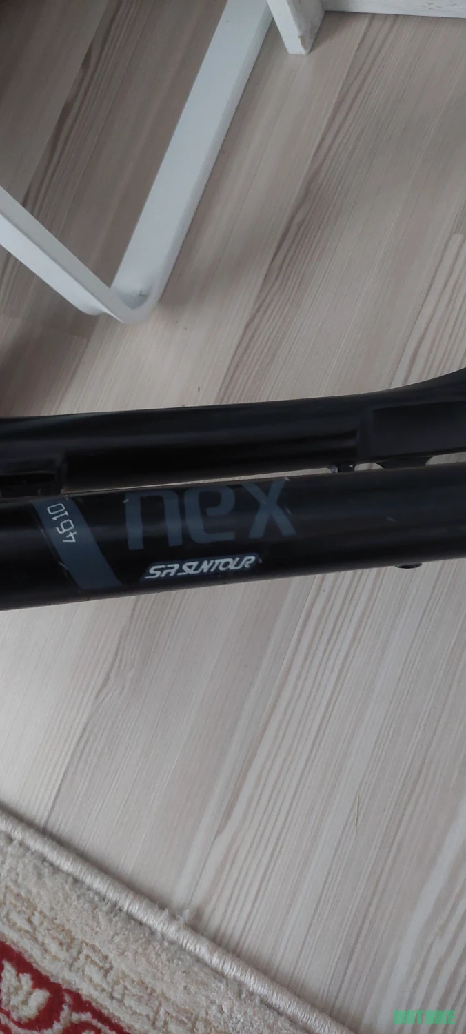 1. Furca sr suntour 28 inch