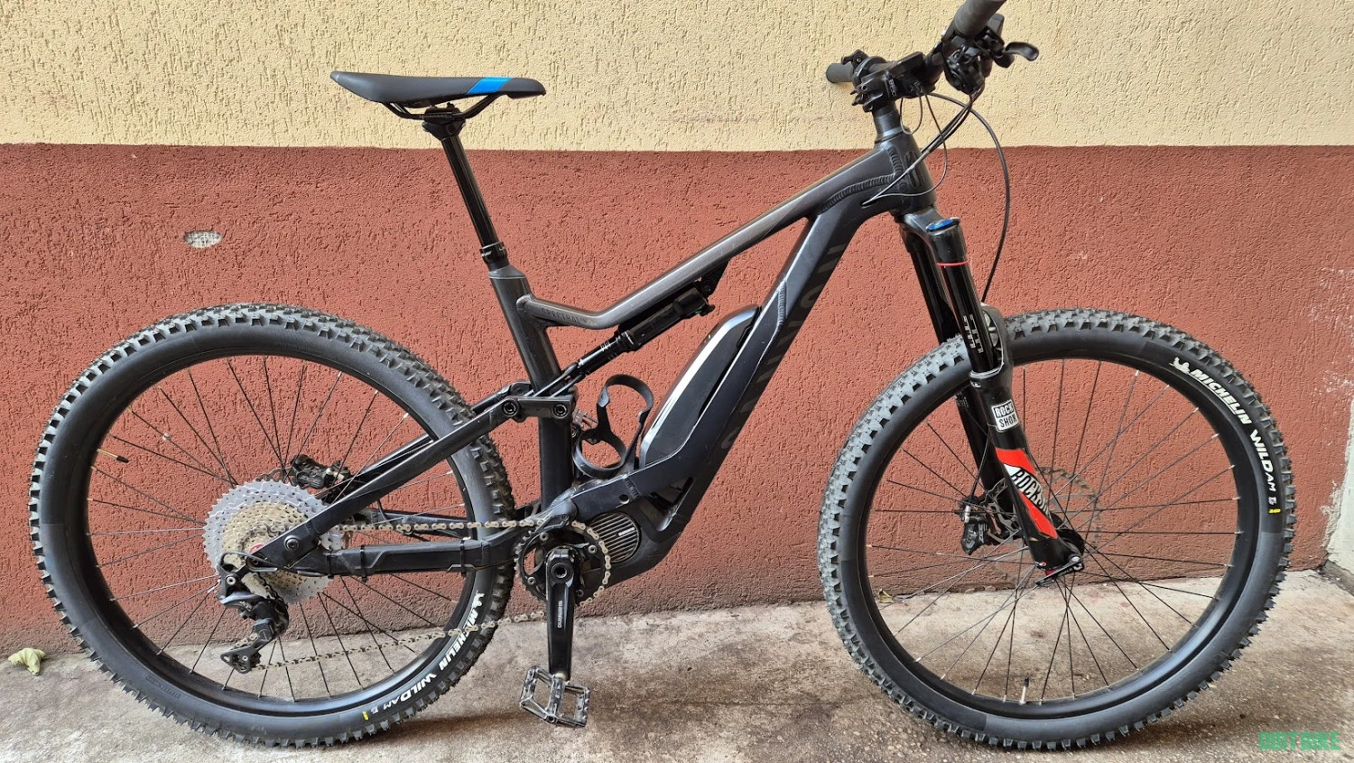 1. Vand Canyon Spectral:ON 8.0 cu 2 baterii