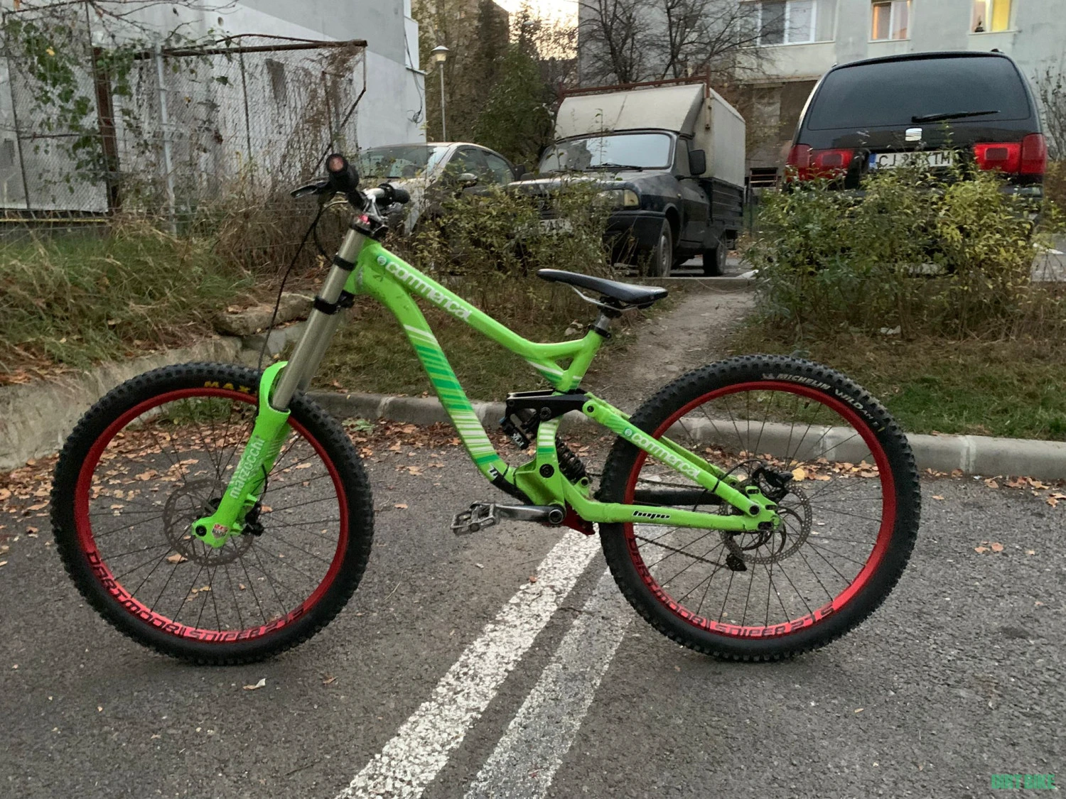 1. Commencal supreme dh v3