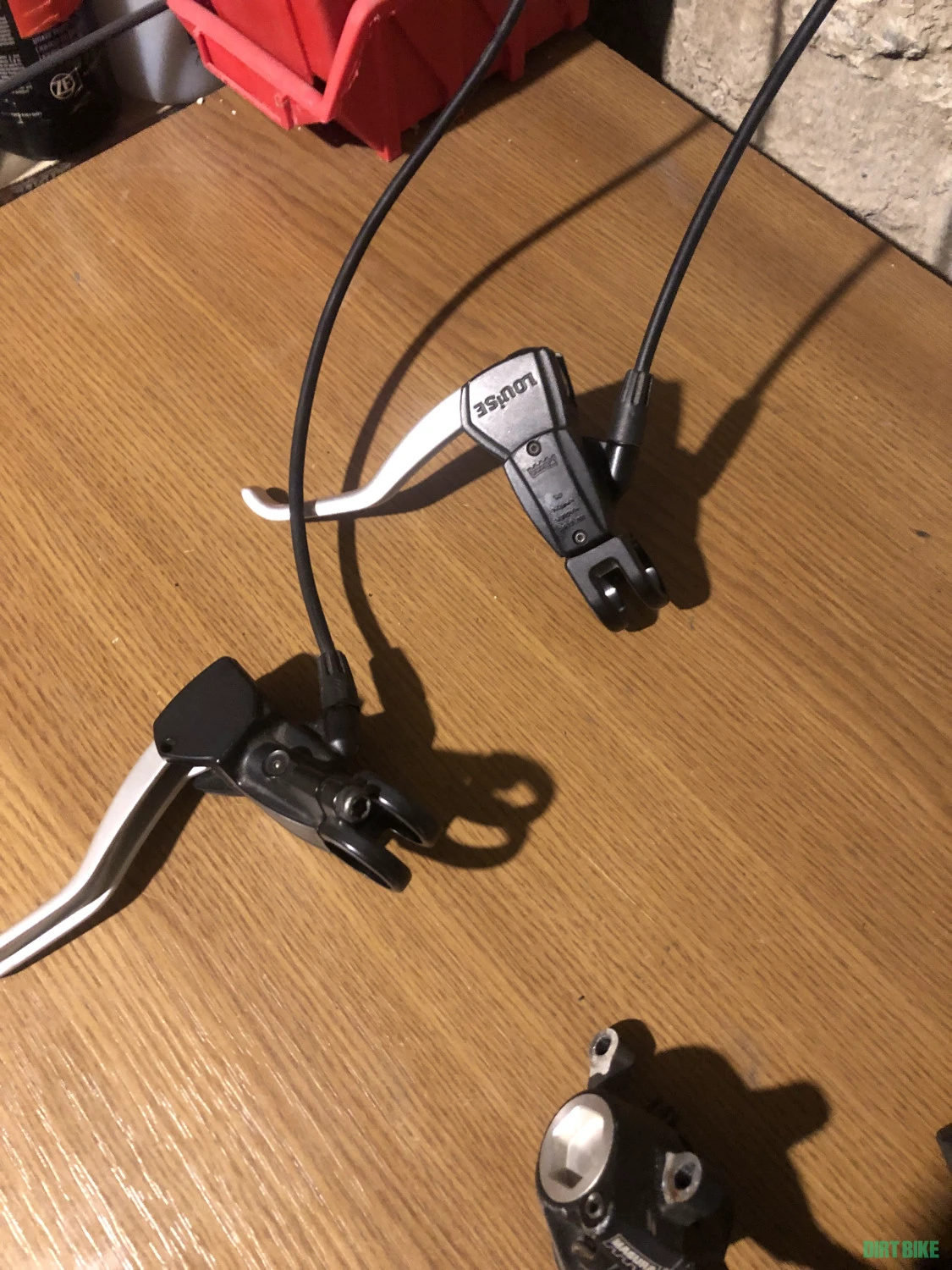 1. Magura louise fr 2006