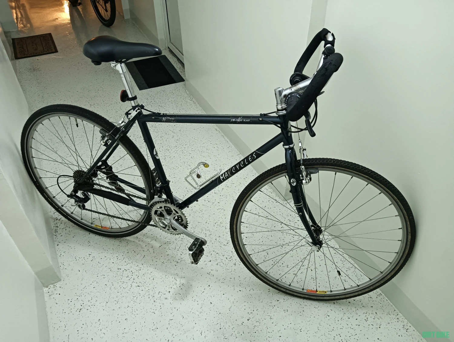 1. Bicicleta oras roti 28''