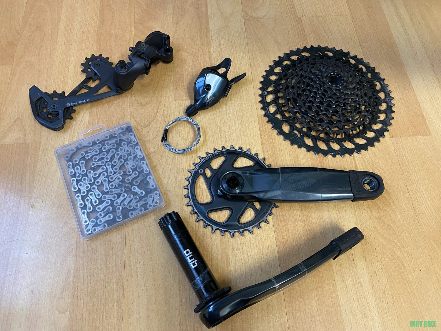 1. Grup Sram GX Eagle Lunar 1x12v dub boost