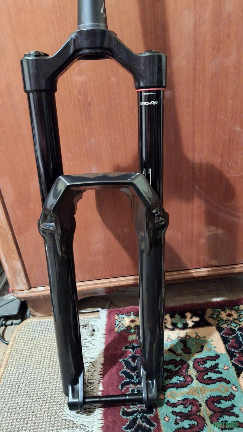 1. Vand furca Rockshox zeb select charger rc, 170mm