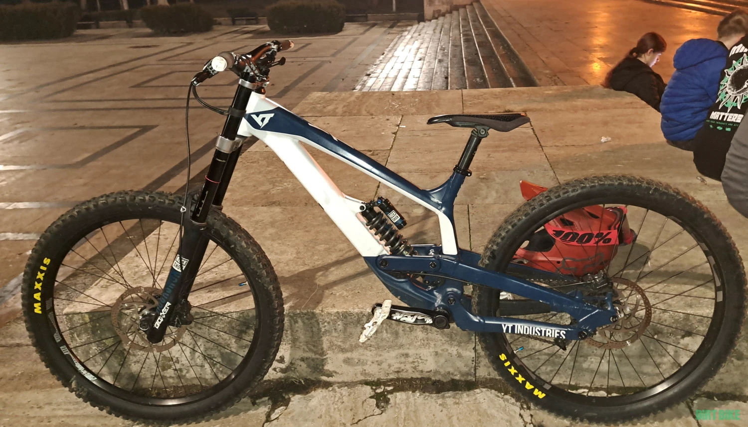 1. YT TUES 27.5 L *Piese Noi*
