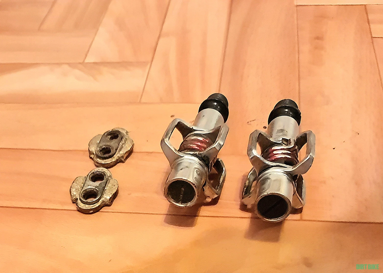 1. Pedale CrankBrother cu placute incluse