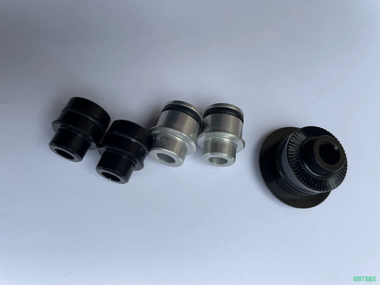 2. Adaptori/capacele Mavic TA -> QR