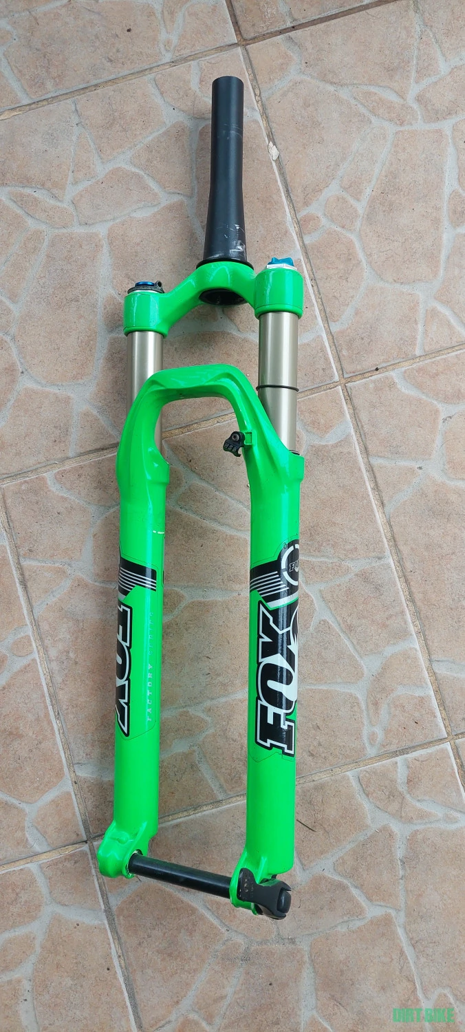 1. Furca Fox 29"cu ax 15×100mm