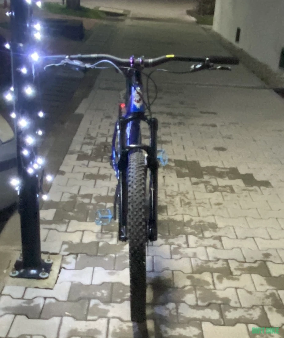 1. Salut, dezmembrez bicicleta pegas drumuri grele