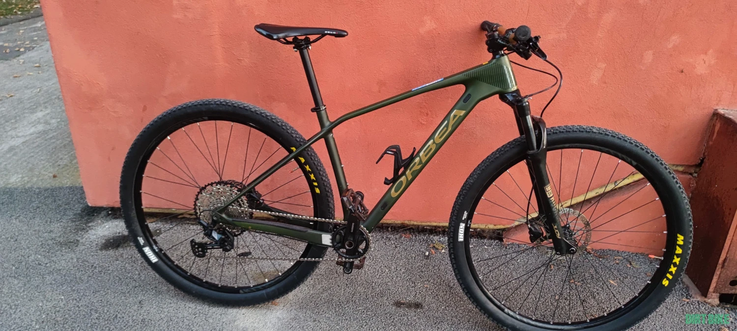 1. Orbea alma m30 carbon