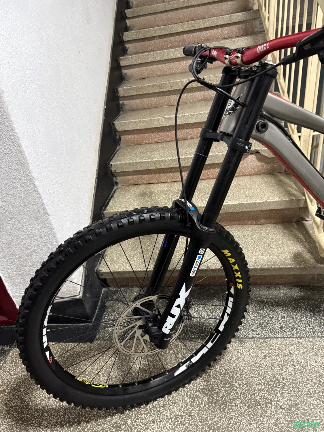 1. Vand furca sr suntour rux r2c2 + roata