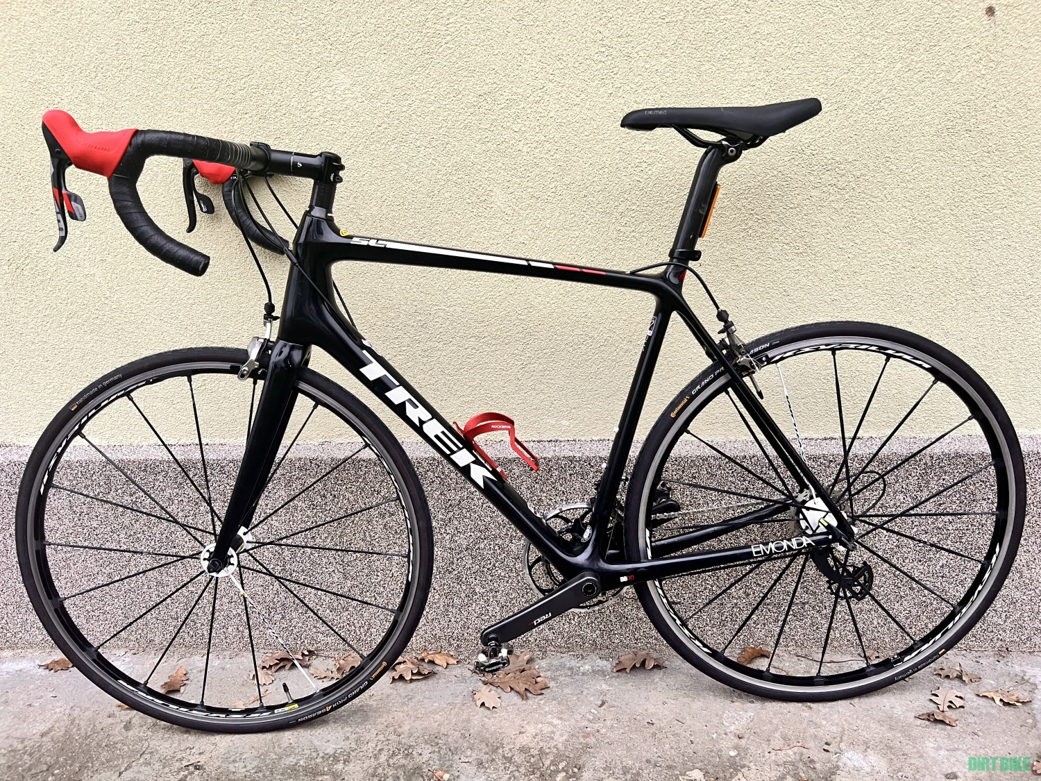 1. TREK EMONDA SL8 SramRed