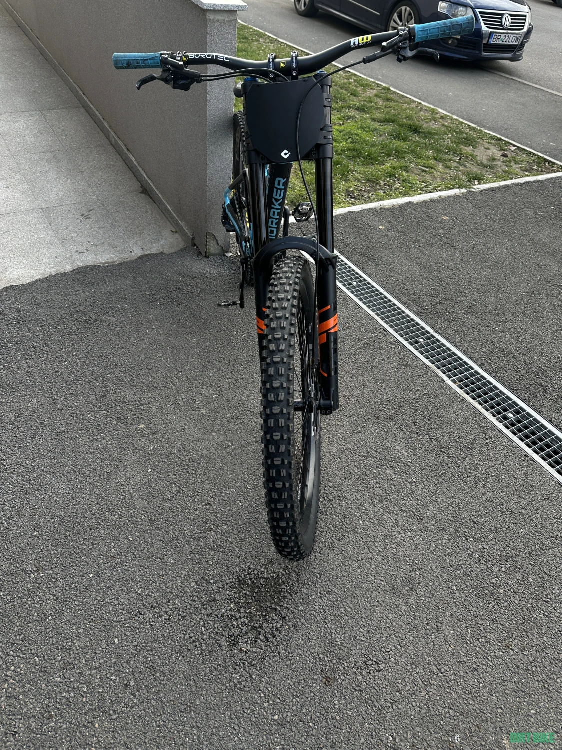 6. Vand Mondraker Summum MX 2023