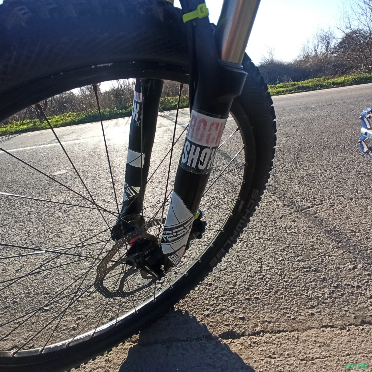 14. Vând bicicletă Gekko carbon