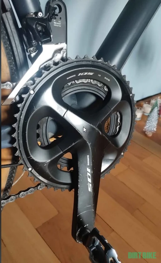 1. Angrenaj Shimano 105 FC-R700
