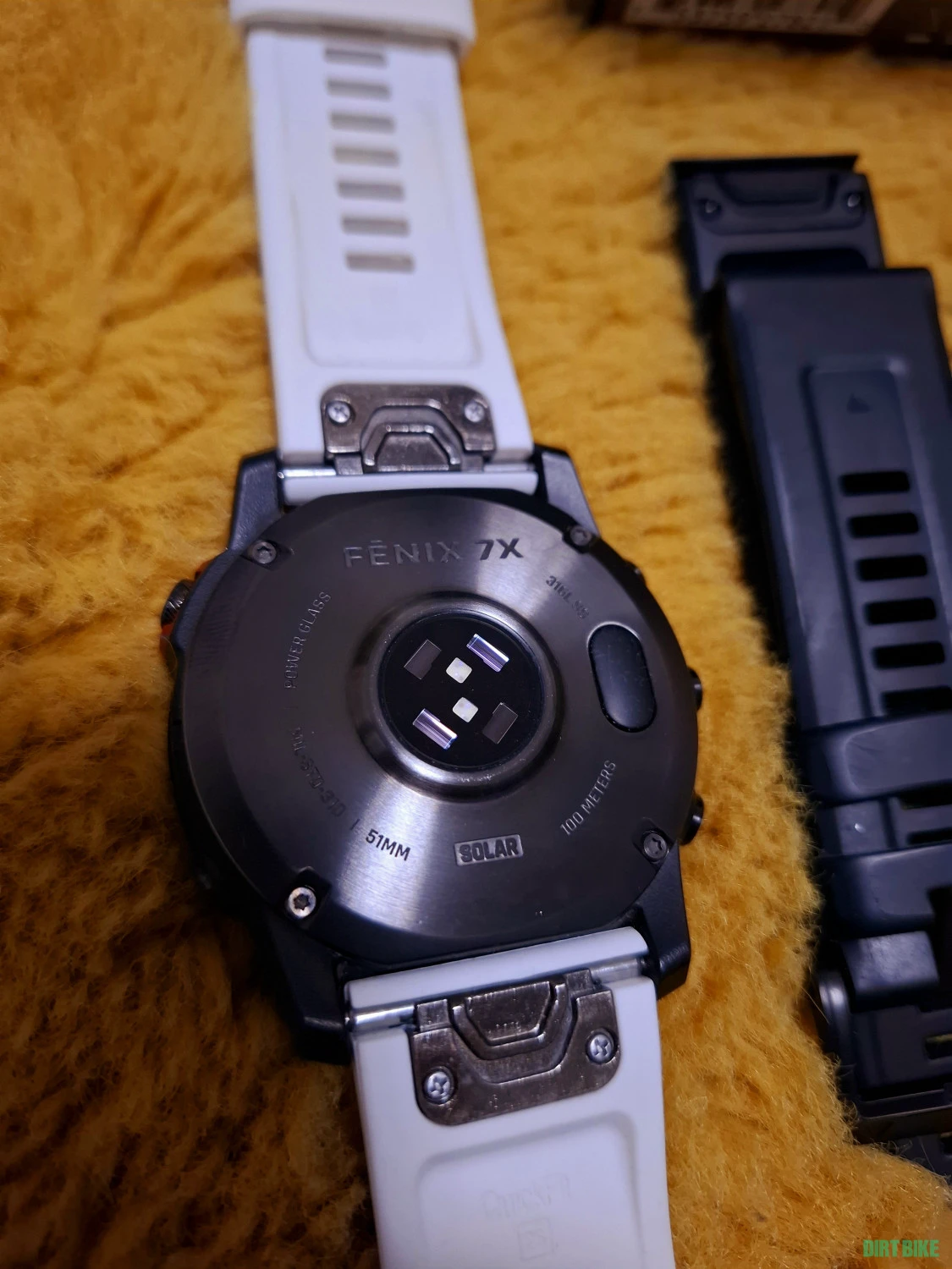1. Garmin Fenix 7X Solar