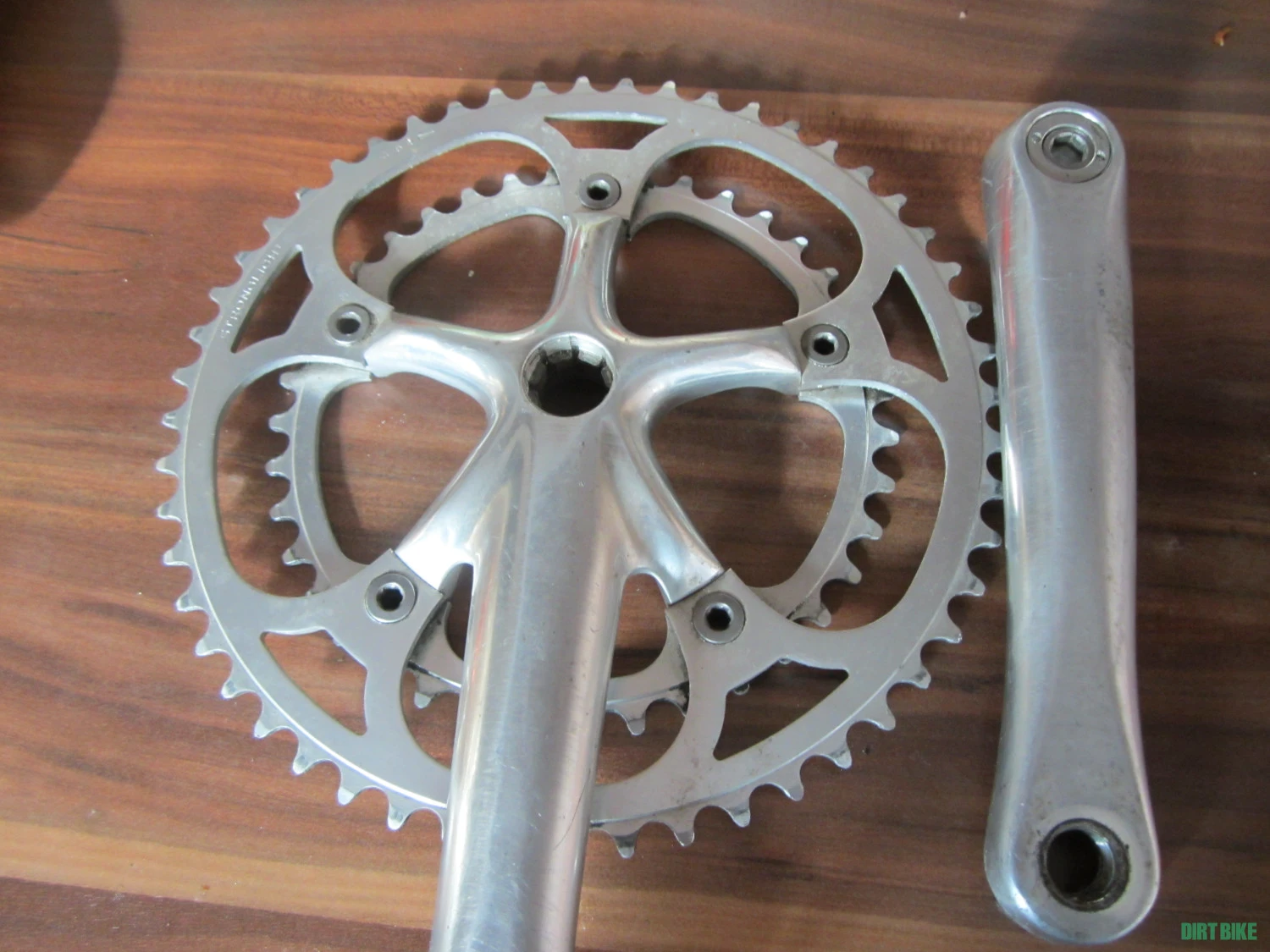 1. Angrenaj pedalier shimano ,pentru cursiera