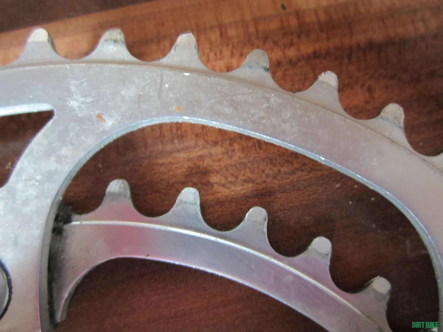 2. Angrenaj pedalier shimano ,pentru cursiera