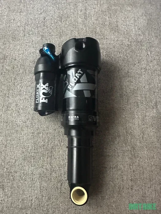 1. Fox Float X Performance 2-pos evol lv trunnion-165mm x 45 mm