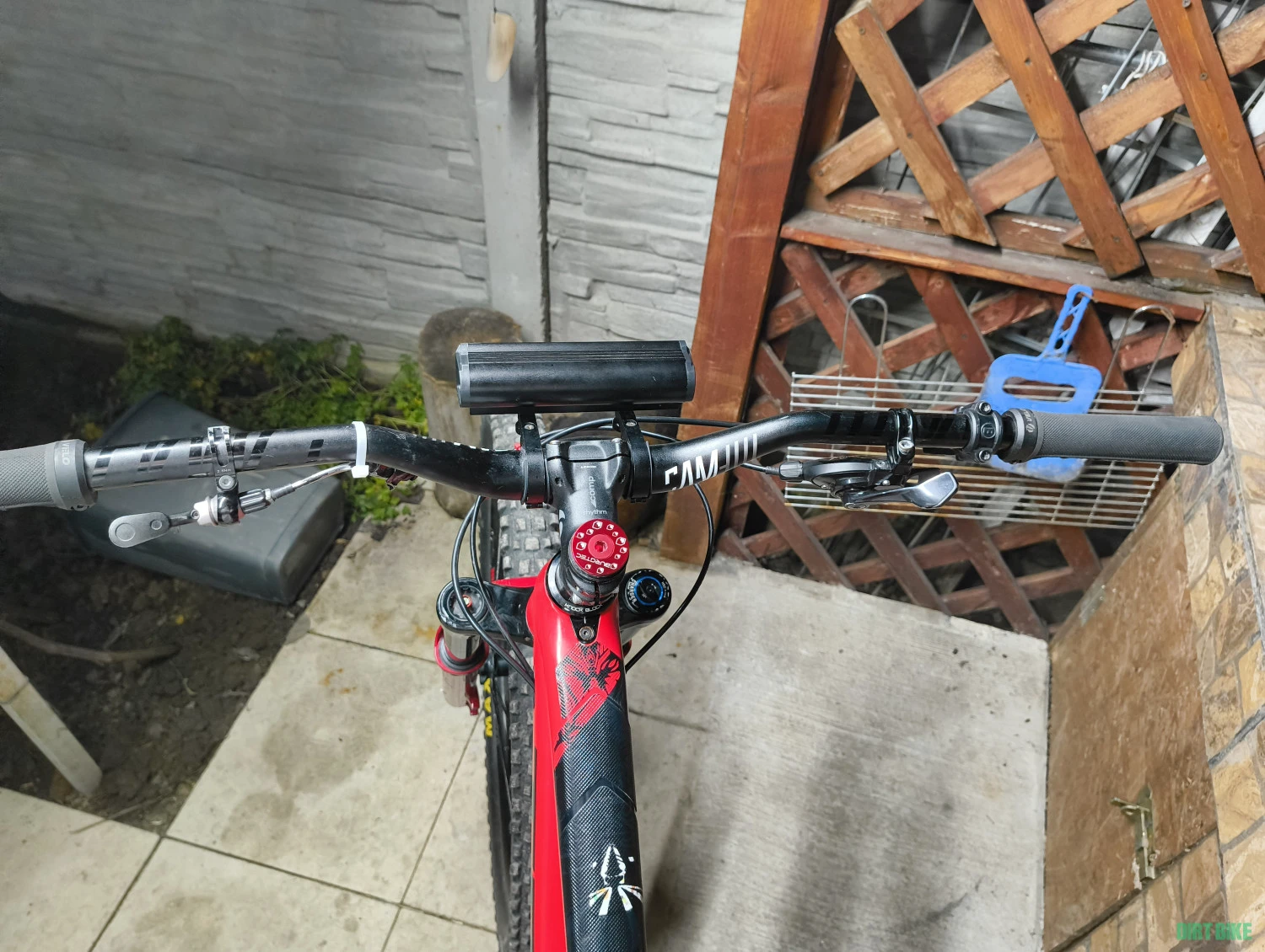 4. Vând bicicleta enduro Trek fuel ex 7