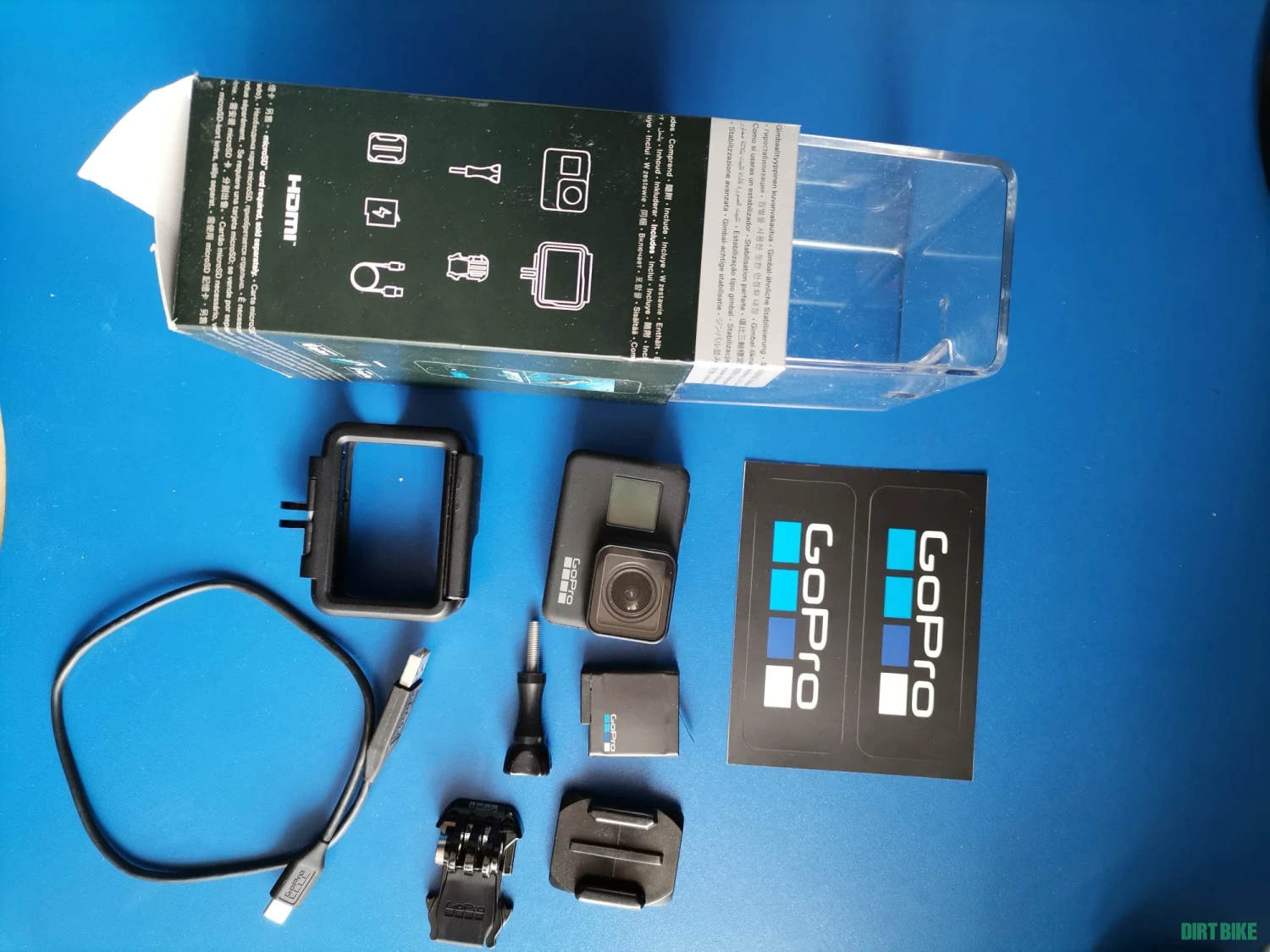 2. GoPro Hero 7 Black Edition + Accesorii