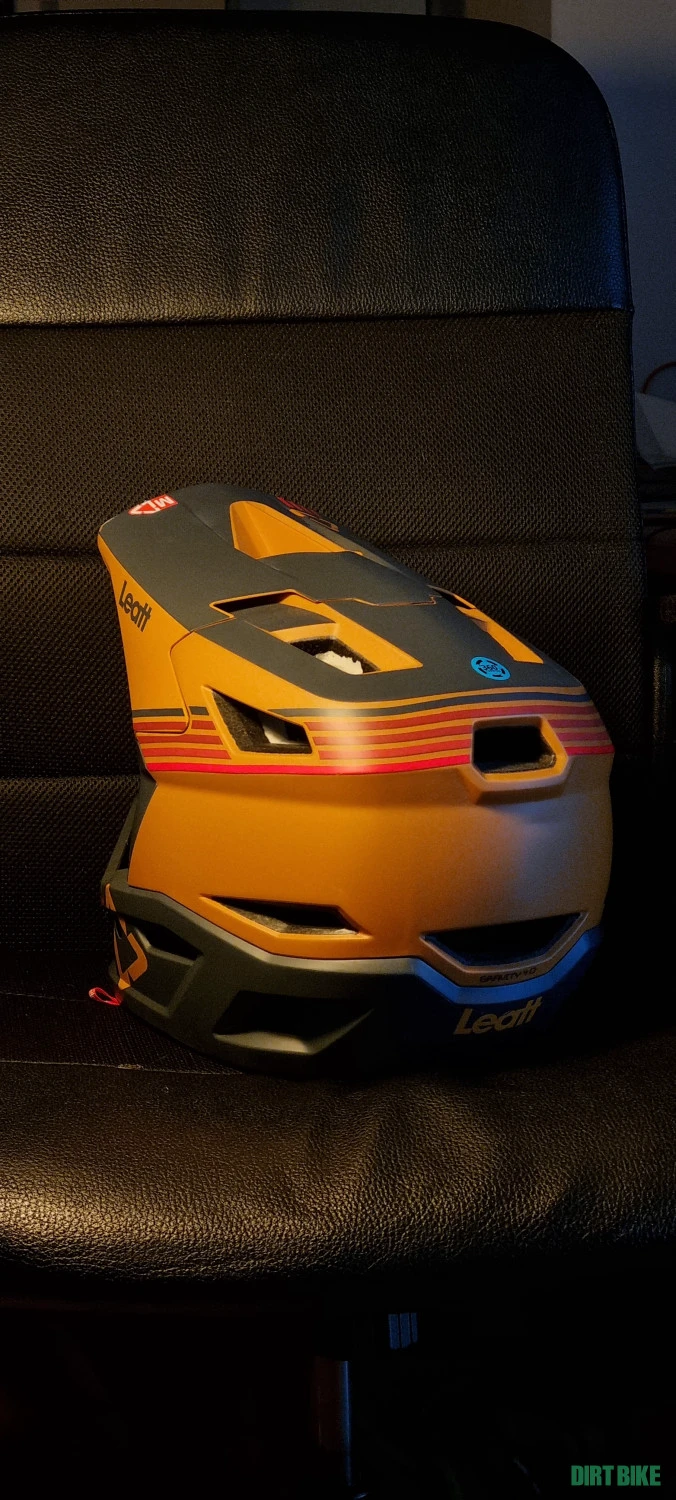 2. Casca Full Face Leatt Gravity 4.0 360 Turbine MIPS noua, nefolosita