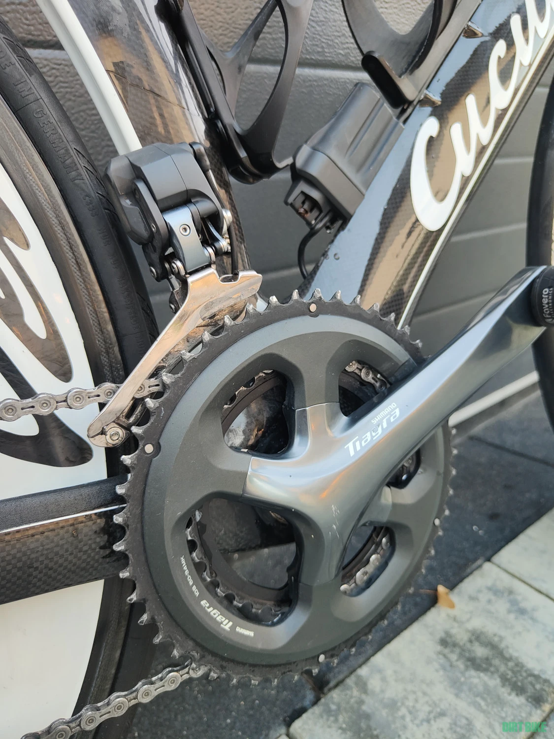 5. Bicicleta cursiera Triathlon carbon Cucuma Veloz Pro