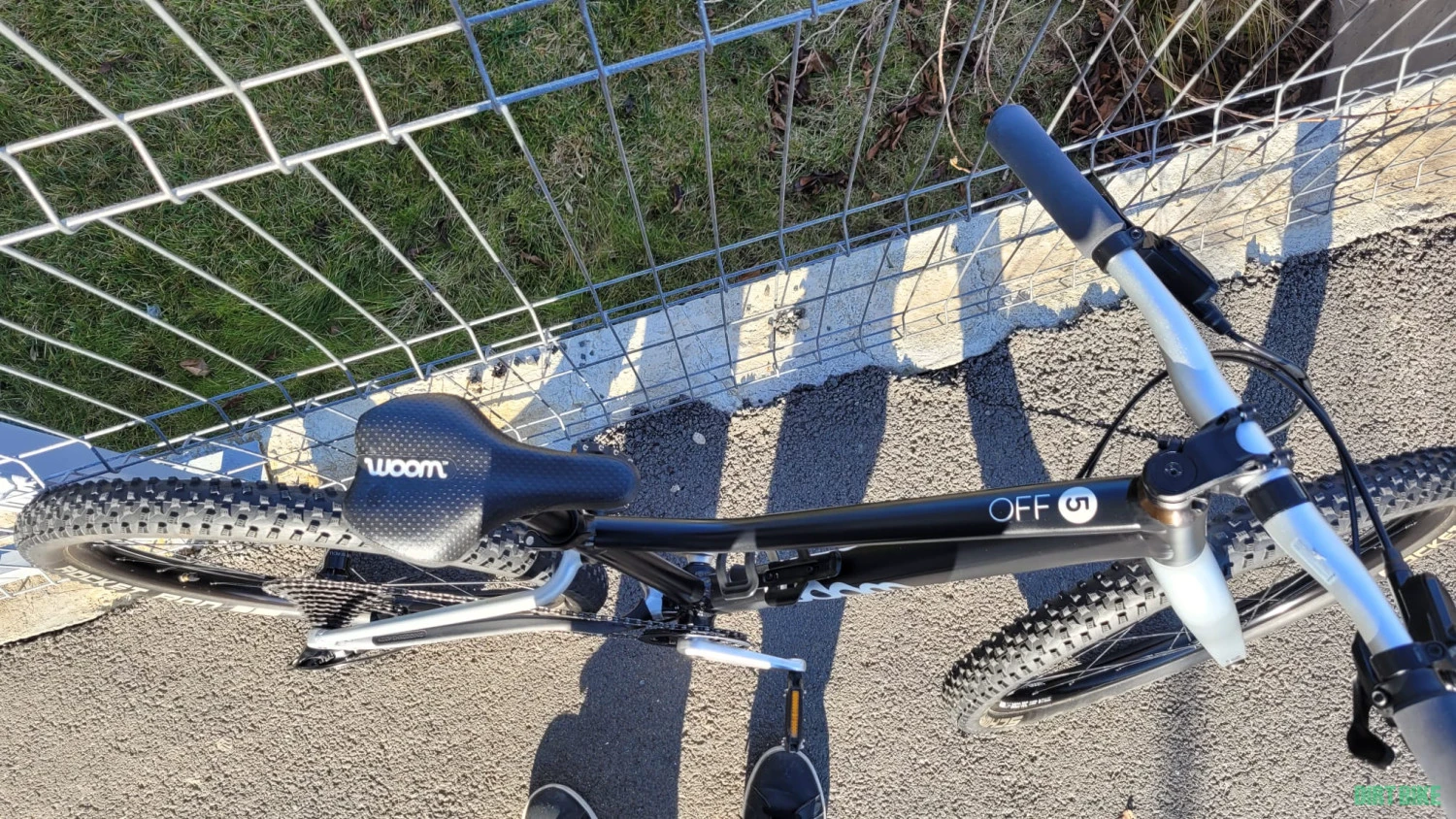 1. Woom 5 OFF MTB copii 24"