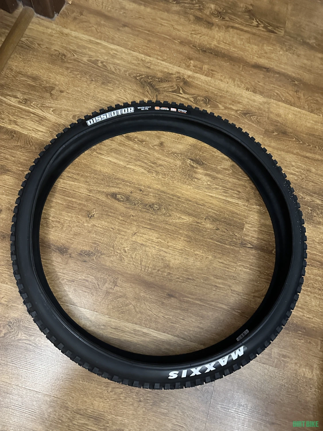1. Vand anvelopa Maxxis Dissector 29