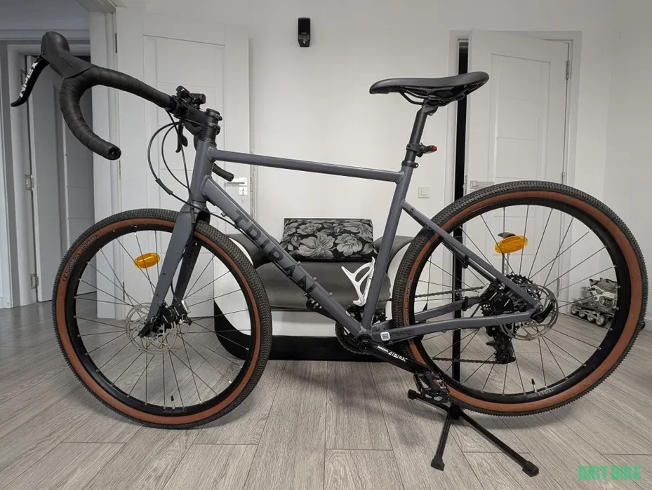1. Bicicleta Triban GRVL 520, marime M