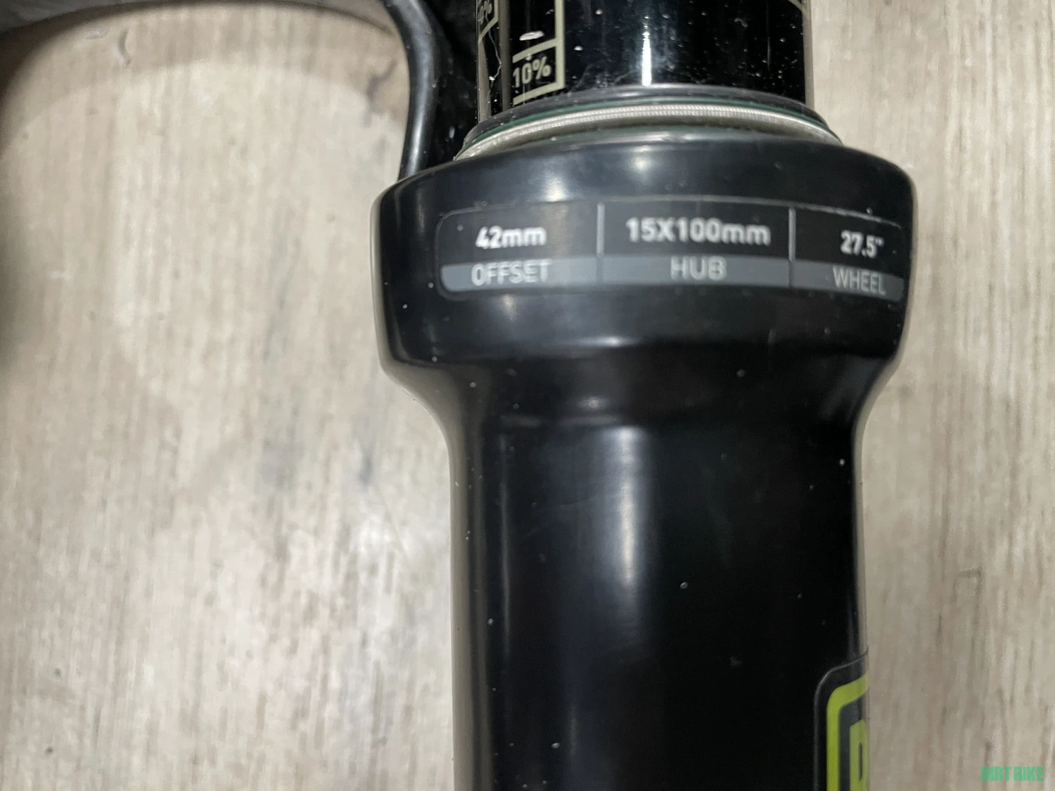 1. Furcă rock shox Pike