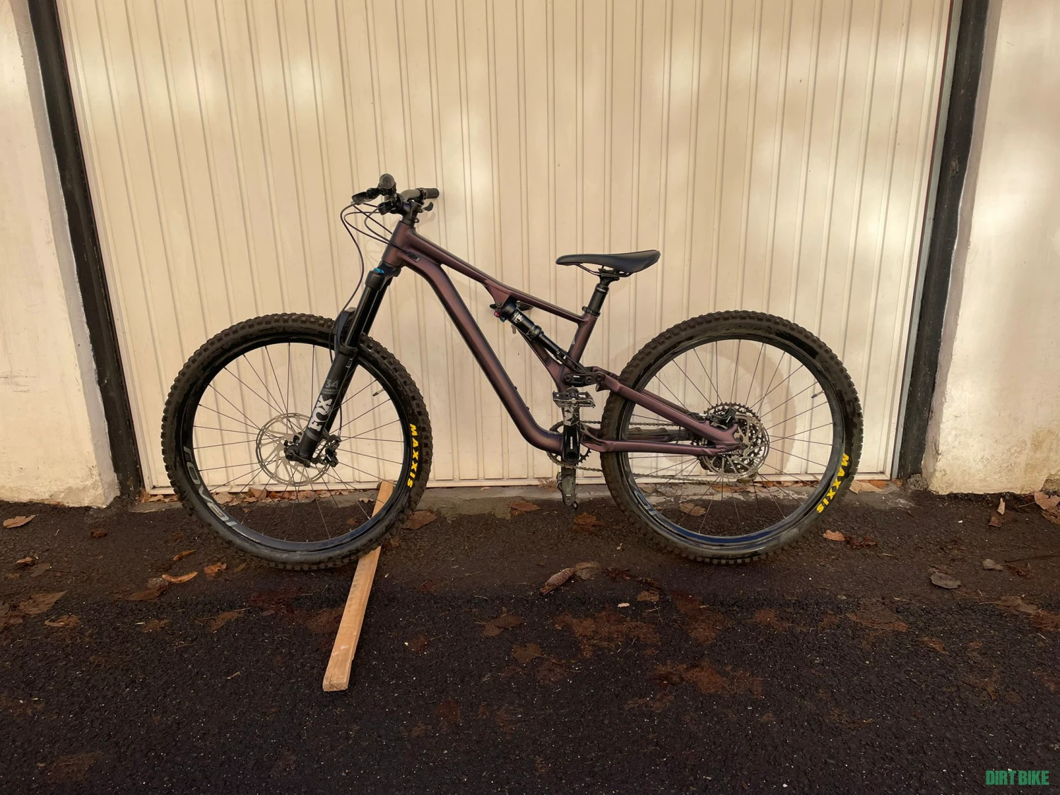 3. 2019 Specialized Stumpjumper Comp 27.5 marime S