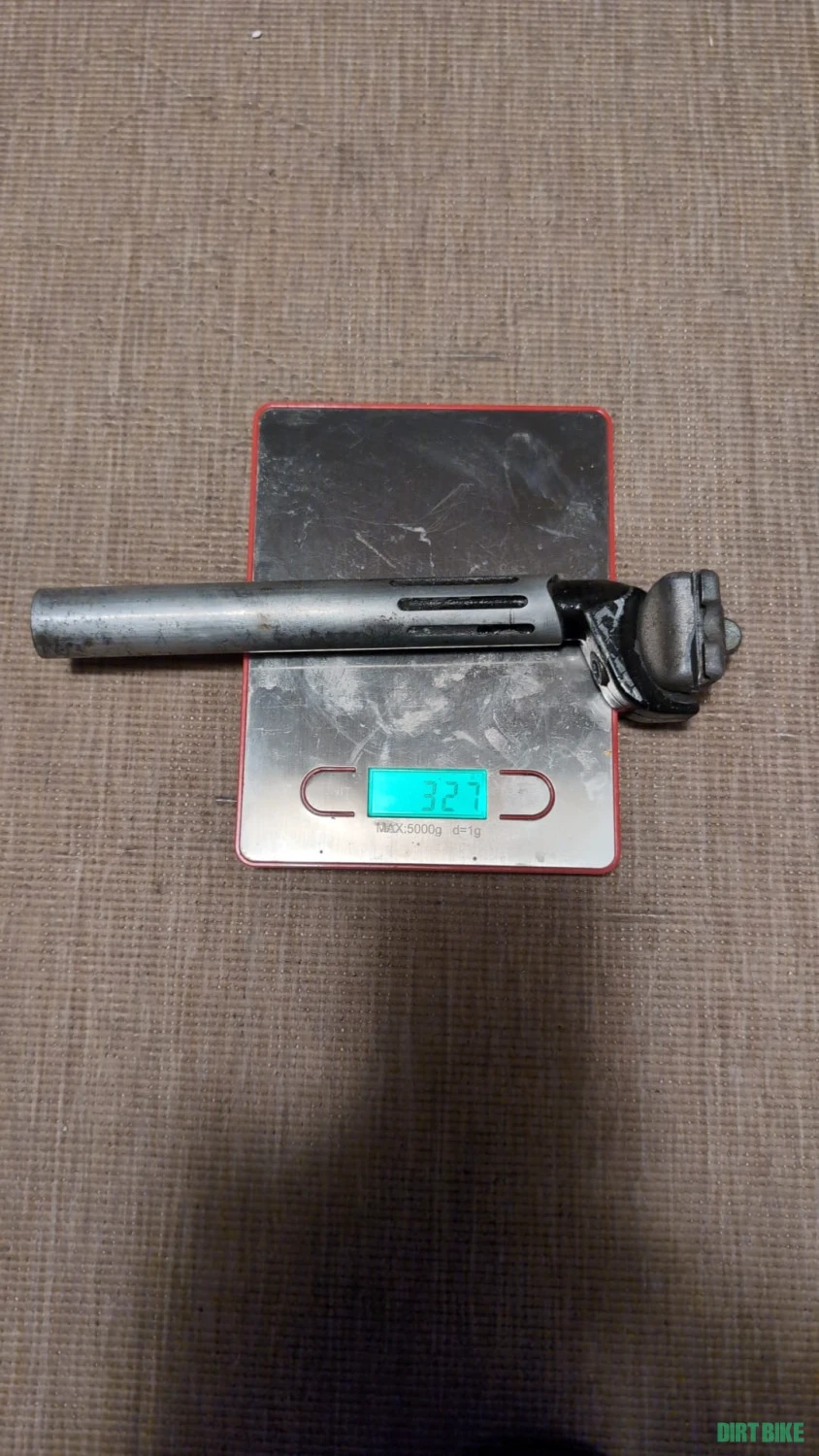 1. Tijă șa aluminiu, 25.8mm diametru, 195mm lungime, 327g