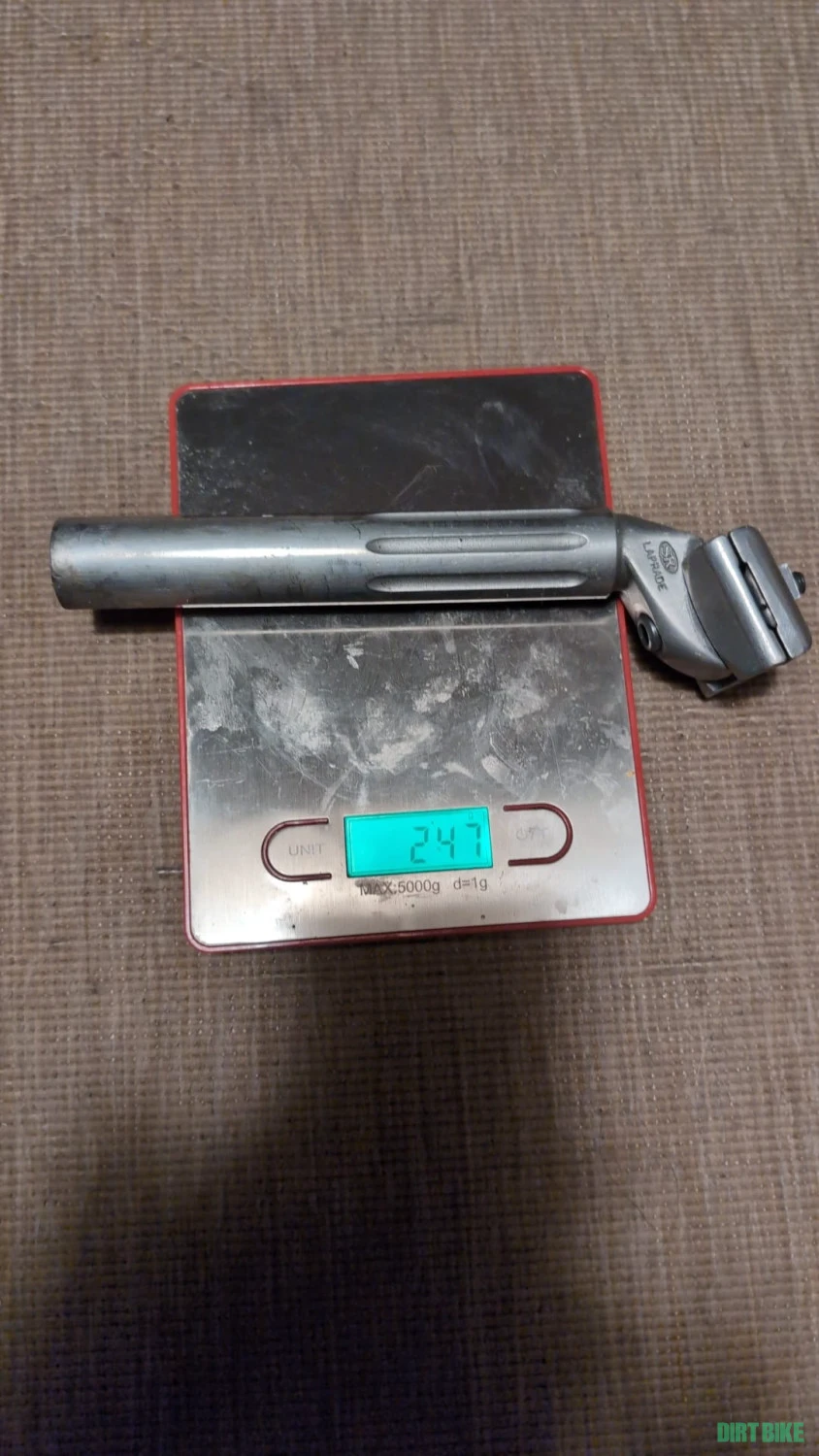 1. Tijă șa aluminiu, 27,2mm diametru, 170mm lungime, 247g