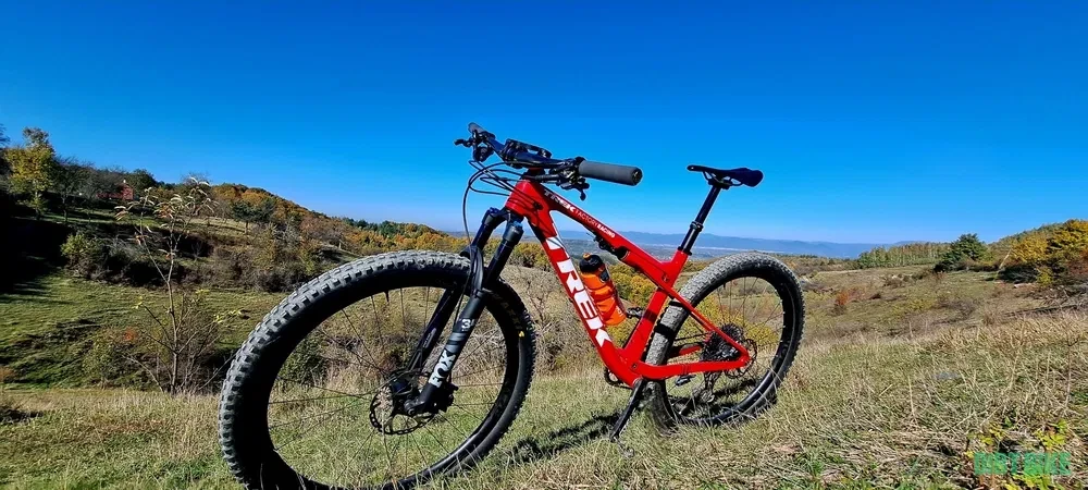 1. Trek supercaliber 9.8 M/L