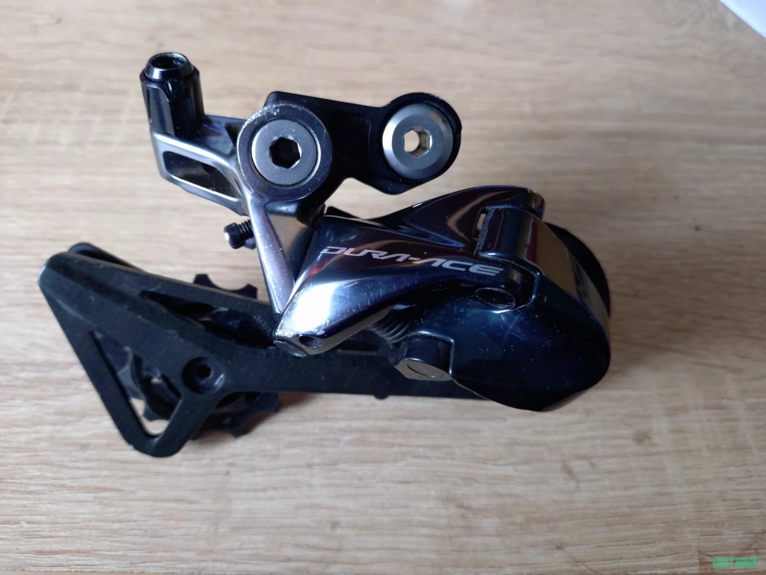 1. Schimbator pinioane Dura Ace 9100 - REZERVAT