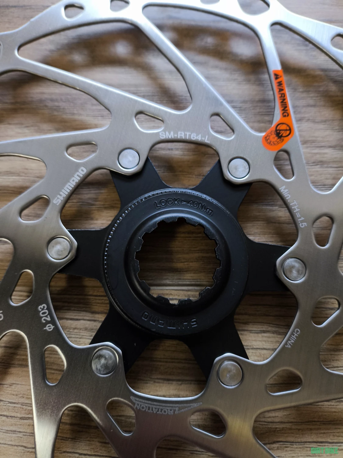 2. Disc shimano rt-64 203mm