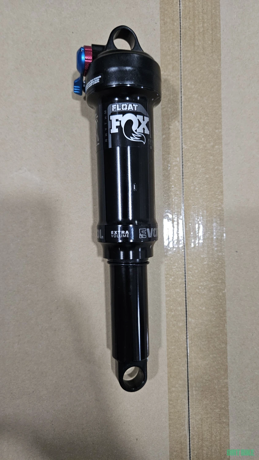 3. Shock Fox Float Rhythm 230x57.5mm
