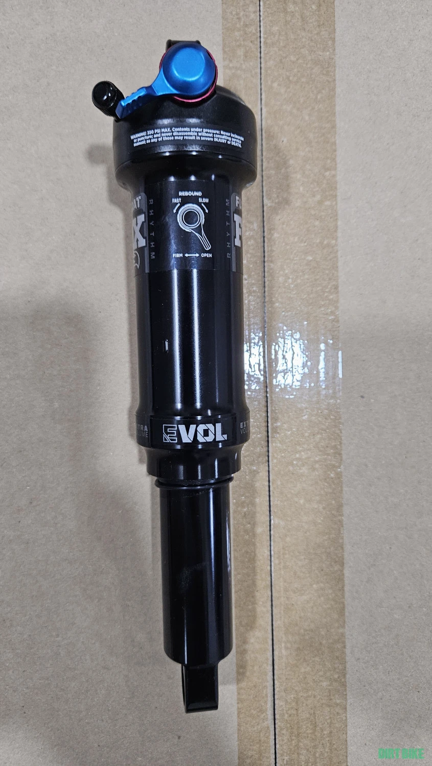 1. Shock Fox Float Rhythm 230x57.5mm