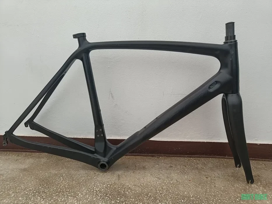 4. Cadru bicicleta de sosea cursiera din carbon Caam Corse marimea 56