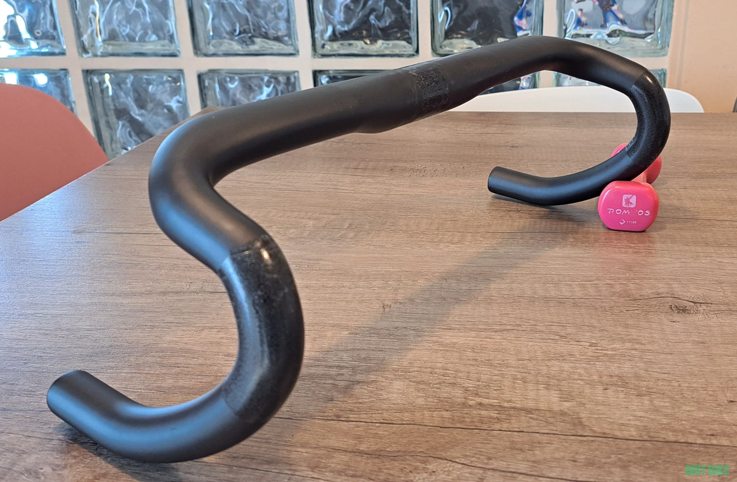 1. Ghidon cursieră carbon 40 cm