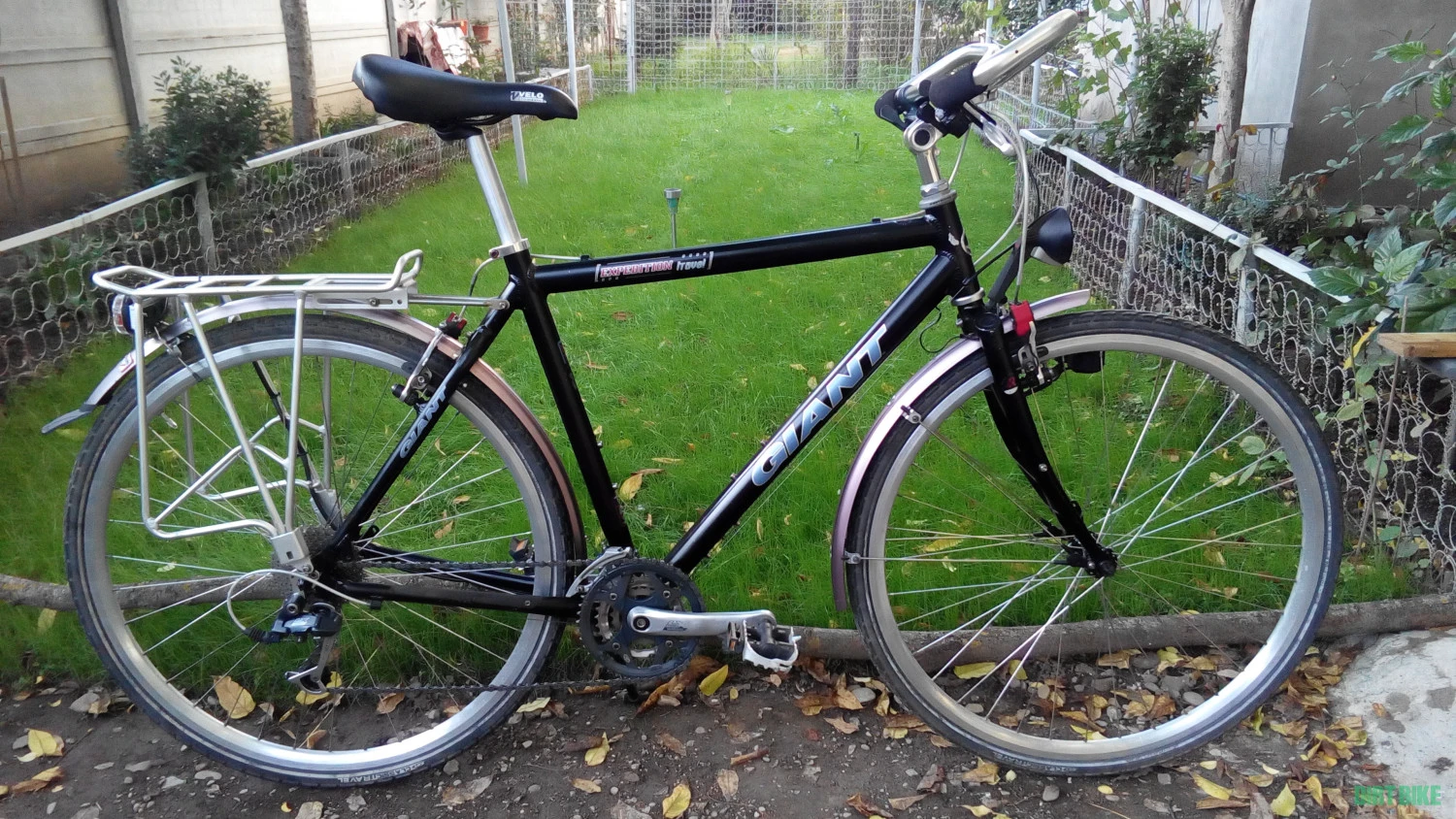 1. Giant 28" touring oras