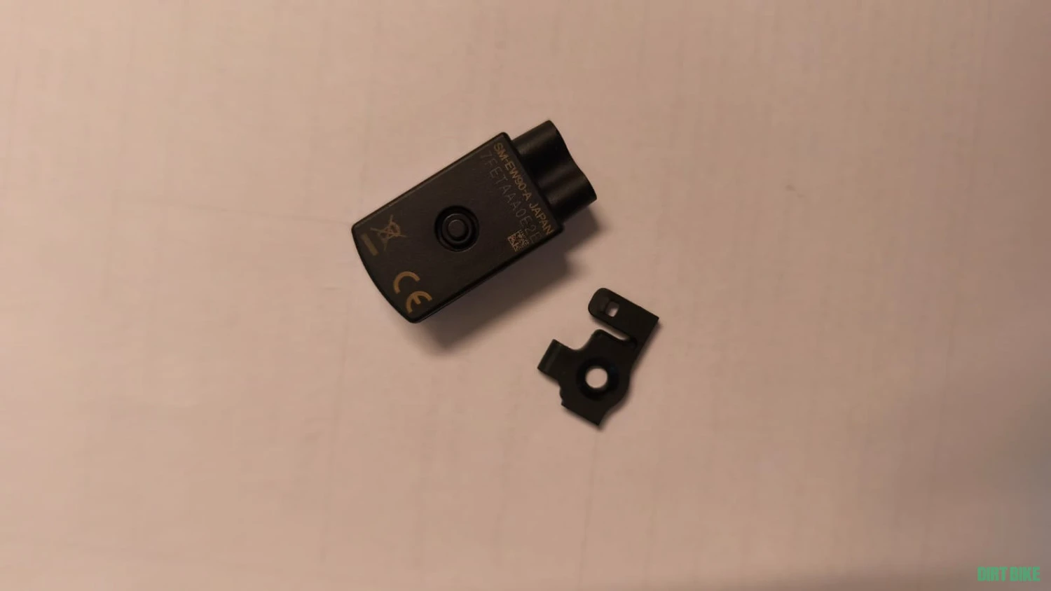 4. Vand Conector SHIMANO di2 SM-EW90-A 3 porturi si port de incarcare