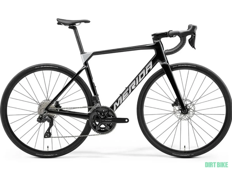 1. Vand groupset Shimano 105 di2 7100