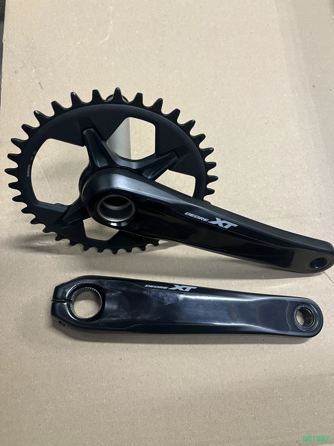1. Angrenaj Shimano Deore XT M8120