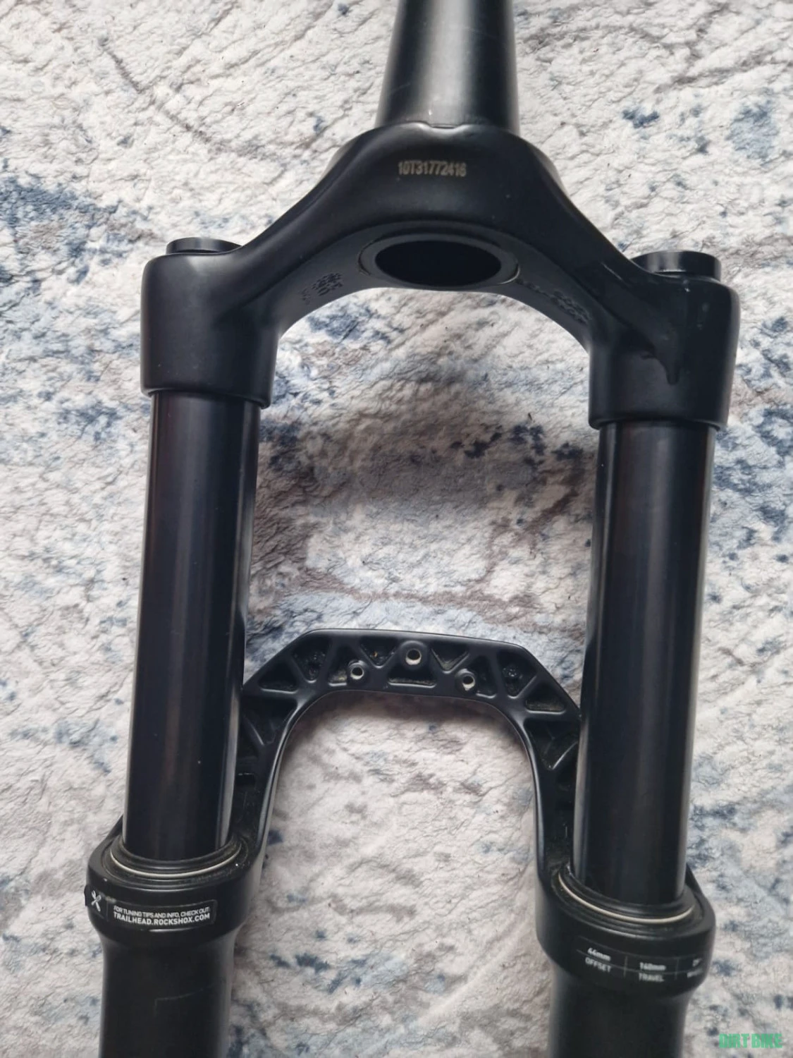 1. Rockshox 35 impecabil E-Mtb