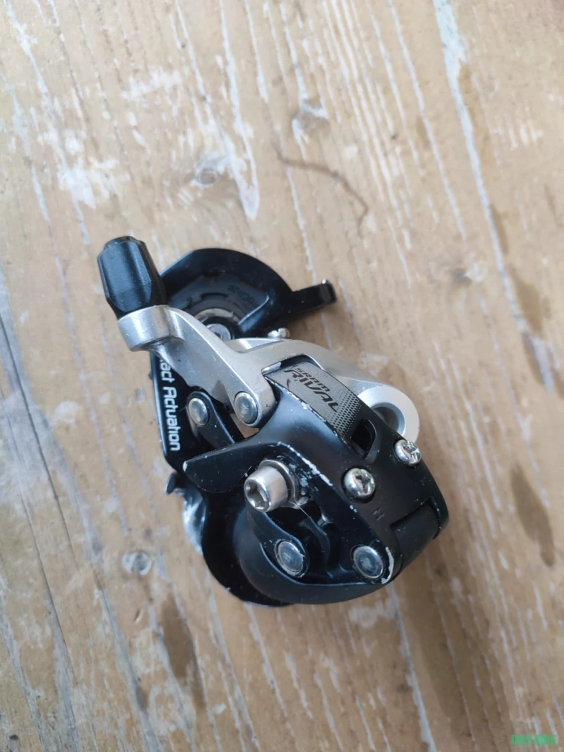 1. Schimbator spate Sram rival 2x11
