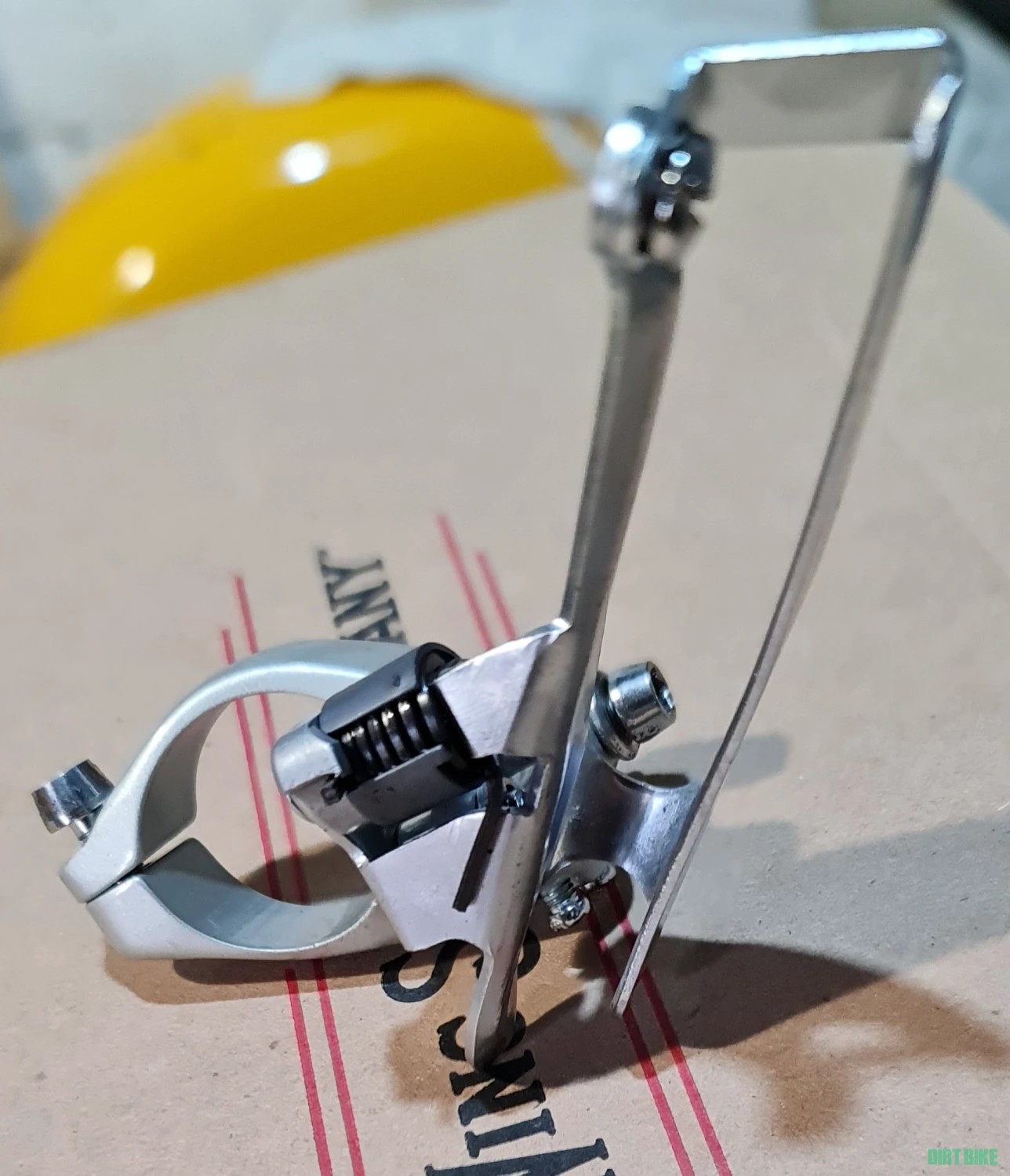 1. Schimbator foi Shimano 105 (FD 1055)