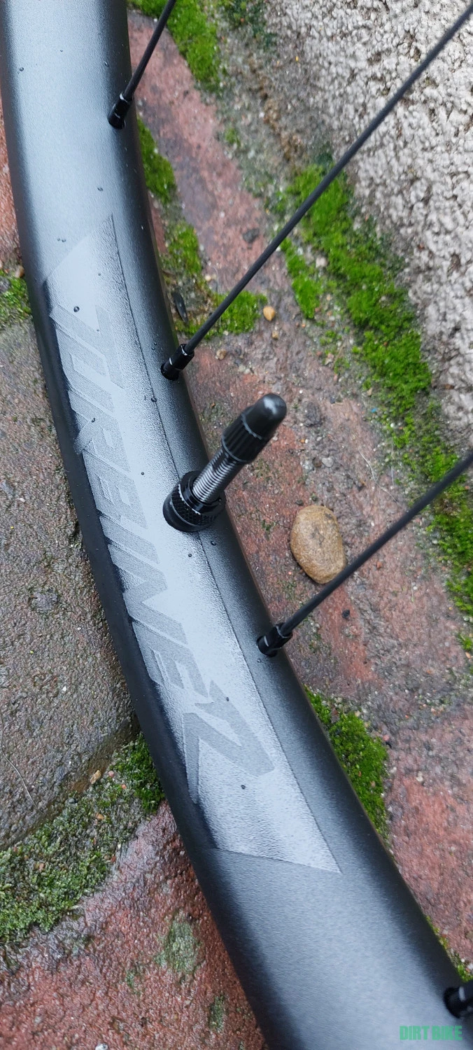 6. Set roti 29er RACEFACE TURBINE R 30 XD Boost NOU